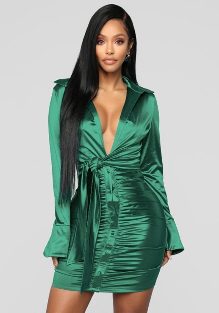 Robe Satin Verte Décolleté